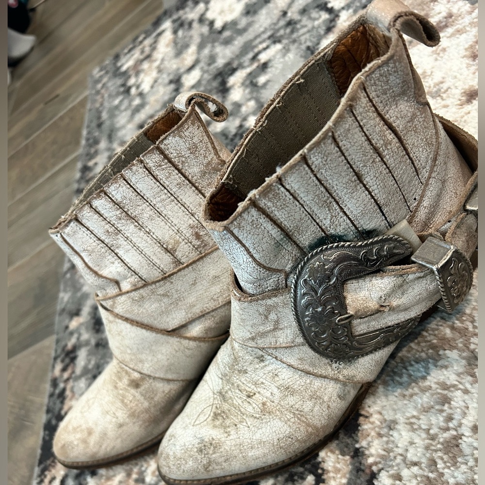 Matisse Cream Western Ankle Boots with Silver Buckle